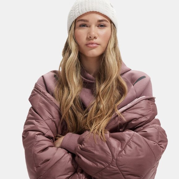 NEW UNDER ARMOUR Heritage Bomber Jacket in maroon for women 1225 4t2 - Picture 2 of 10